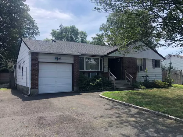 North Babylon, NY 11703,560 Middle ST