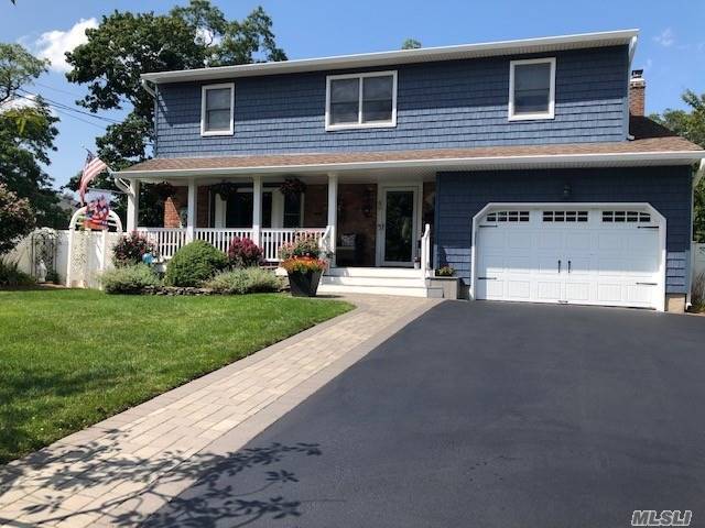 49 Hunter AVE, North Babylon, NY 11703