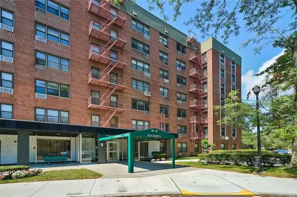 Howard Beach, NY 11414,86-29 155th AVE #3C