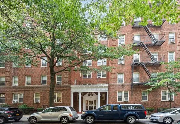 Sunnyside, NY 11104,41-30 46th Street #1L