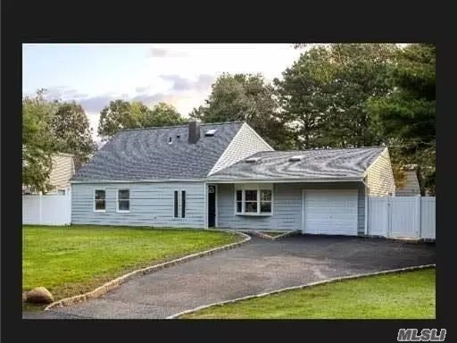 74 Meyer LN, Medford, NY 11763