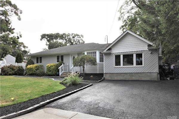 45 Marc ST, Lake Ronkonkoma, NY 11779