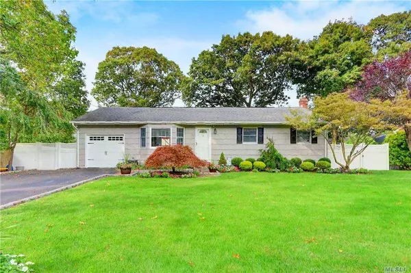 Smithtown, NY 11787,17 Rowan ST