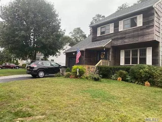 18 Memorial BLVD, East Moriches, NY 11940