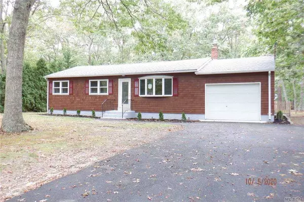 East Quogue, NY 11942,16 Evergreen LN