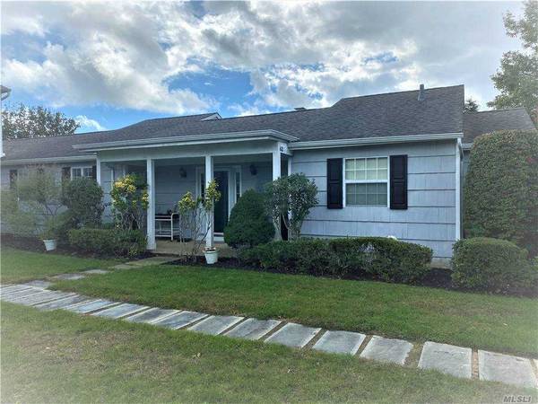 62 Saint Andrews CIR, Southampton, NY 11968