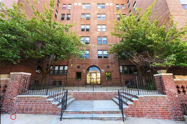 Forest Hills, NY 11375,7666 Austin Street #6K