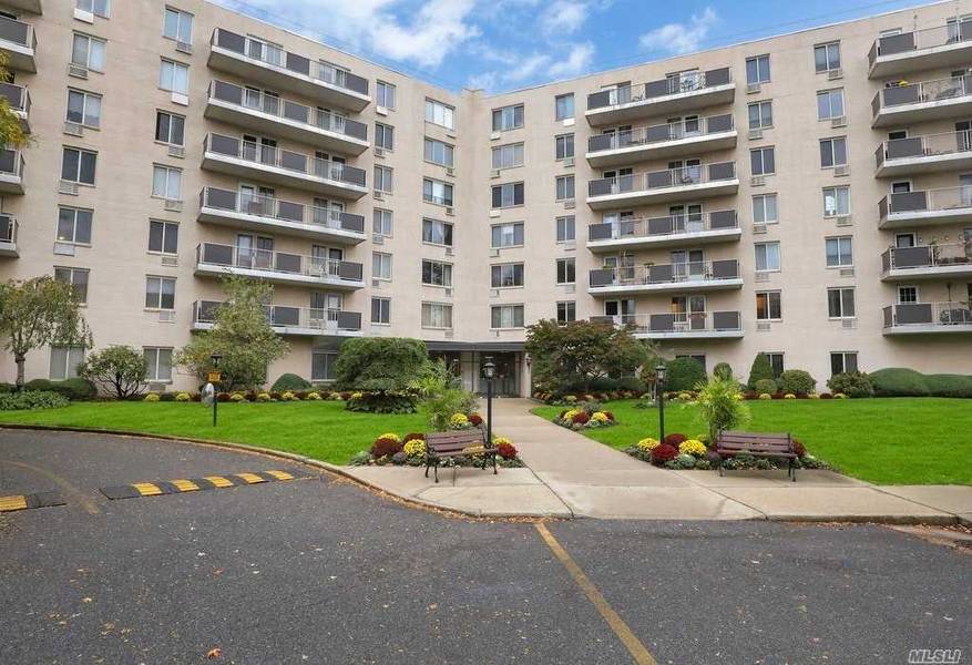 135 Post AVE #2G, Westbury, NY 11590