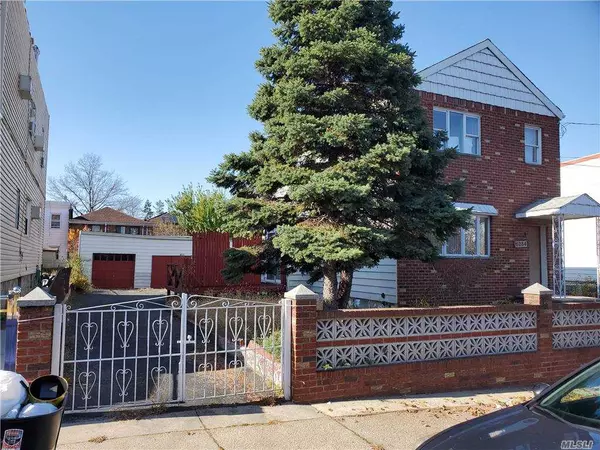 Maspeth, NY 11378,52-84 72nd PL