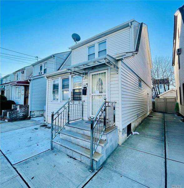 8046 161st ST, Jamaica Hills, NY 11432