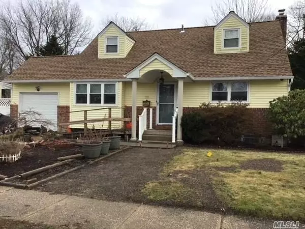 Smithtown, NY 11787,55 Birchbrook DR