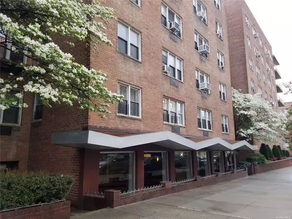 34-20 Parsons BLVD #5O,  Flushing,  NY 11354