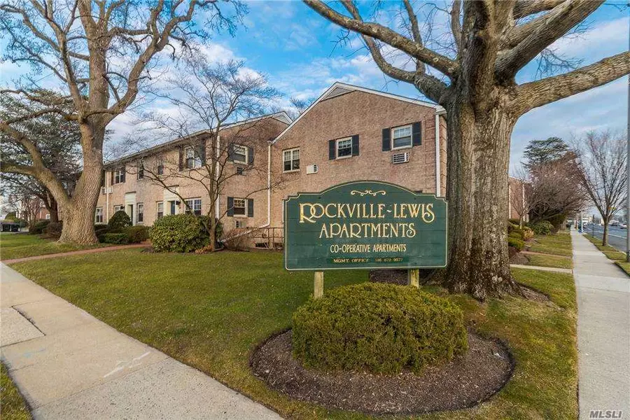 3 N Lewis #B, Rockville Centre, NY 11570