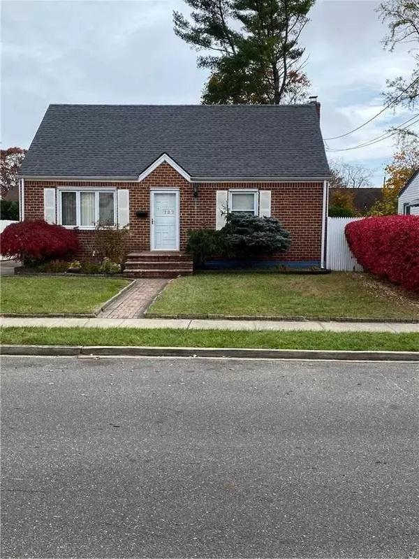 Uniondale, NY 11553,727 Union DR