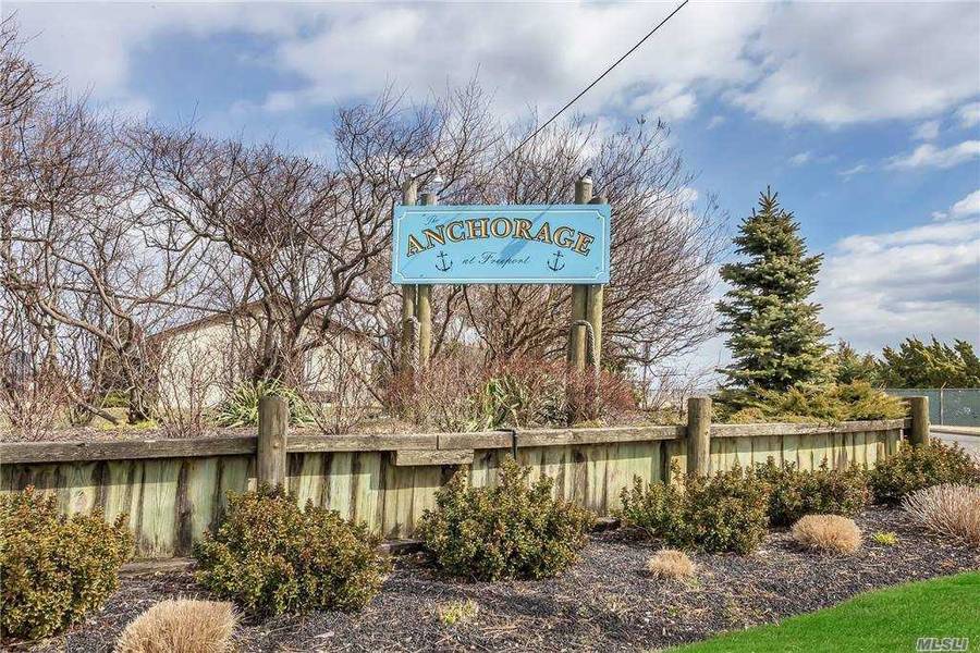 1 Anchorage WAY #503, Freeport, NY 11520