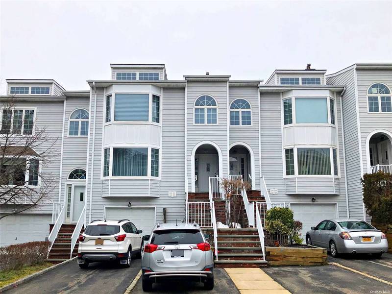 242-37 Oak Park DR #116A, Douglaston, NY 11362