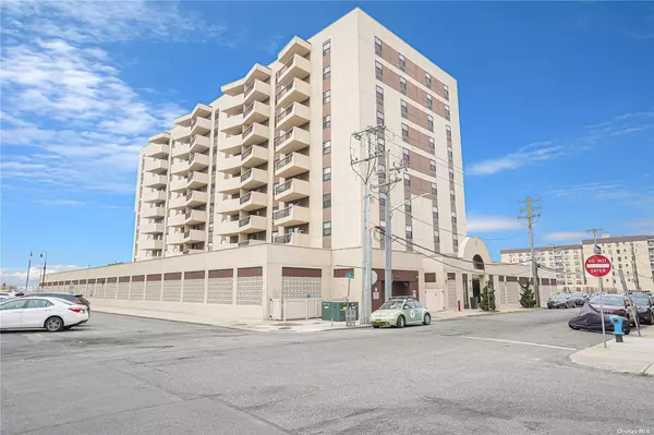 Long Beach, NY 11561,360 Shore RD #10E