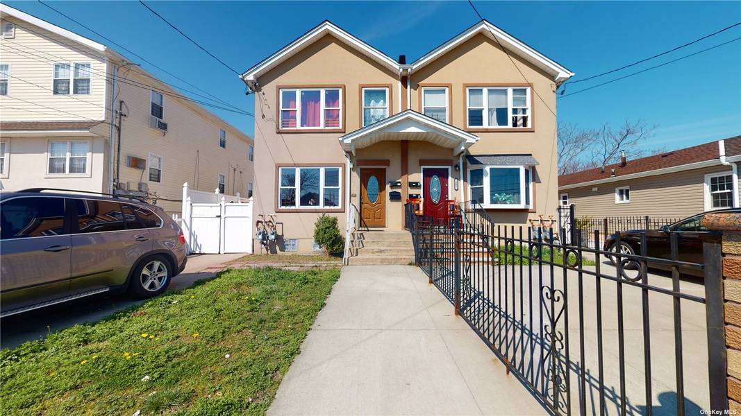 557 Beach 43rd ST, Far Rockaway, NY 11691