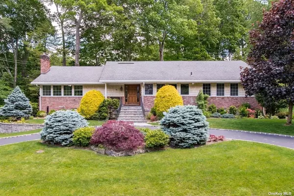 East Hills, NY 11576,38 Vanad DR