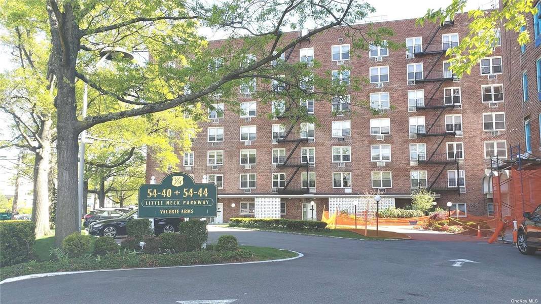 54-44 Little Neck Pkwy #2B, Little Neck, NY 11362