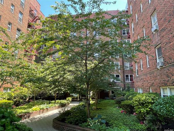 79-10 34 AVE #6N, Jackson Heights, NY 11372