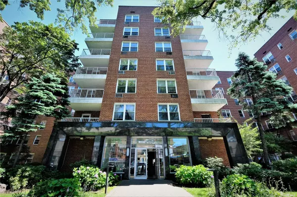 Flushing, NY 11355,42-65 Kissena BLVD #623