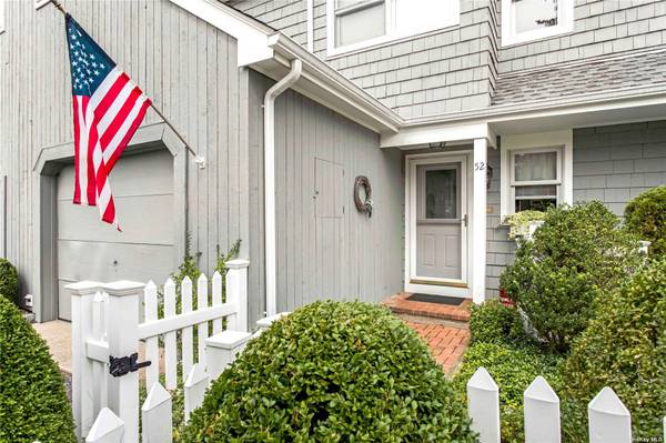 52 Brittany LN #52, Westhampton Beach, NY 11978