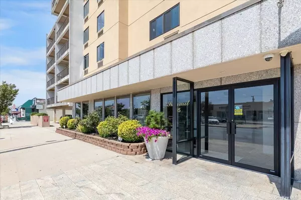 Long Beach, NY 11561,235 W Park AVE #207