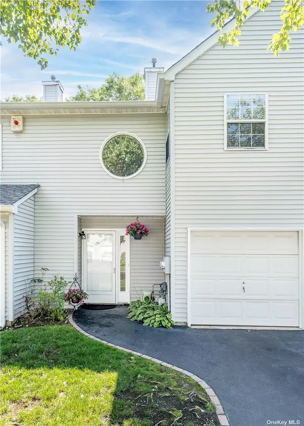 Port Jefferson Station, NY 11776,1105 Sara CIR #1105