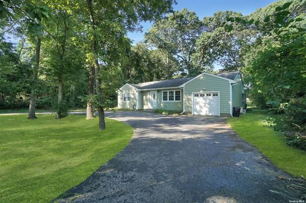 430 Mac Arthur BLVD, Hauppauge, NY 11788