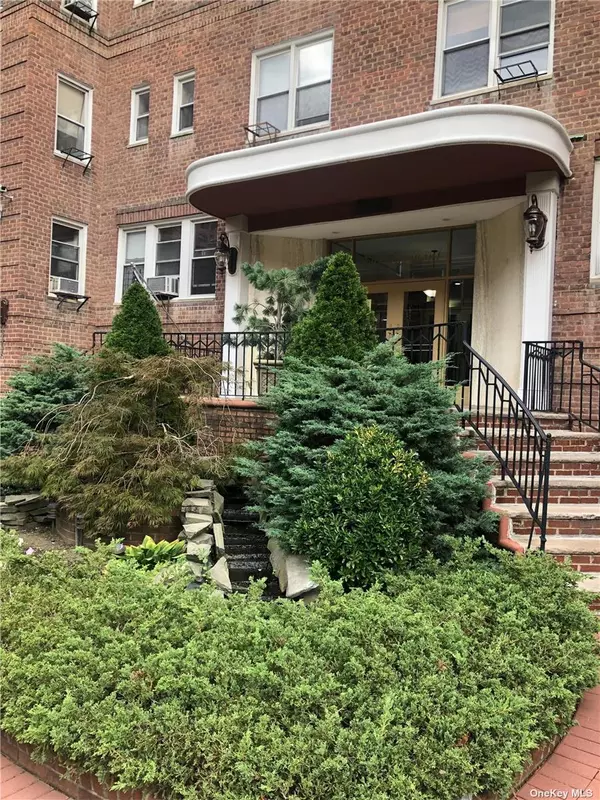 Rego Park, NY 11374,99-41 64 AVE #A11