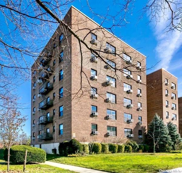 73-03 Bell Blvd #2H, Bayside, NY 11364