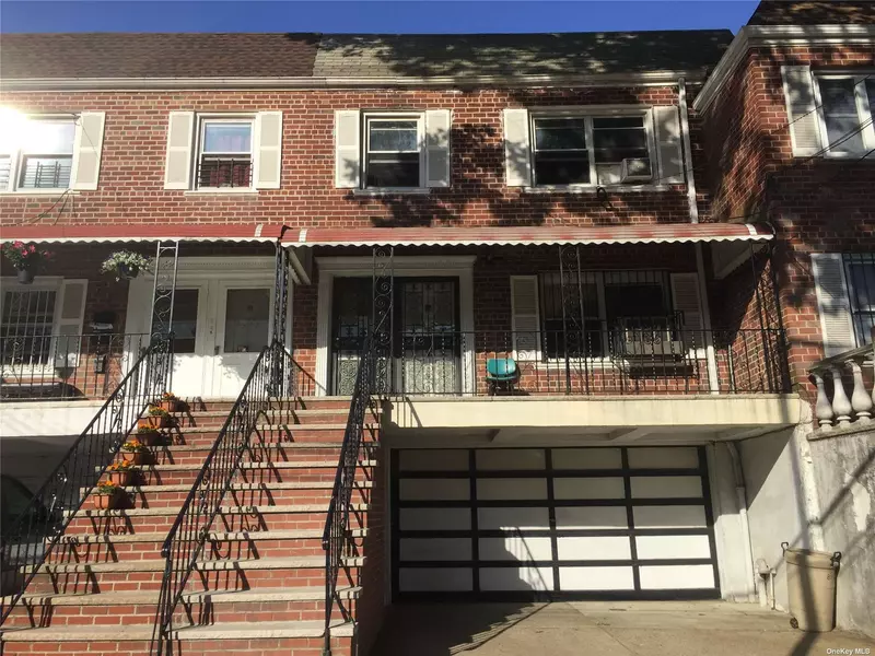 85-39 164th ST, Jamaica Hills, NY 11432