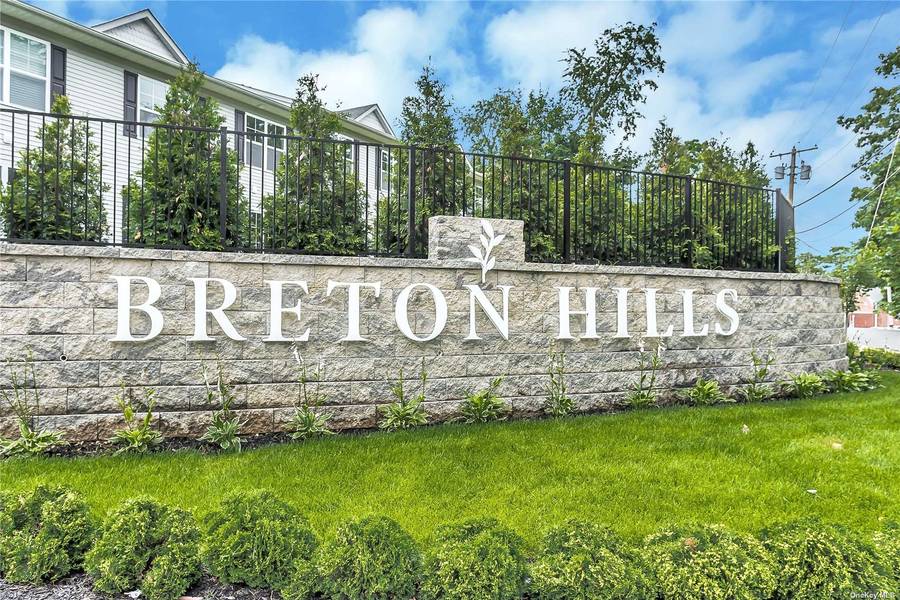 407 Breton WAY #407, Glen Cove, NY 11542