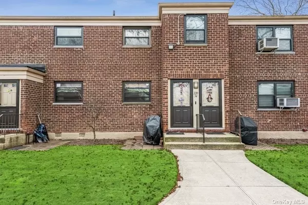 Oakland Gardens, NY 11364,220-54 75th AVE #B