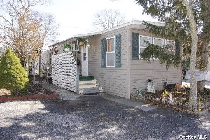 37-54 Hubbard AVE, Riverhead, NY 11901