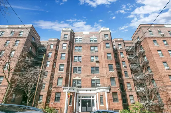 96-11 65th RD #506, Rego Park, NY 11374