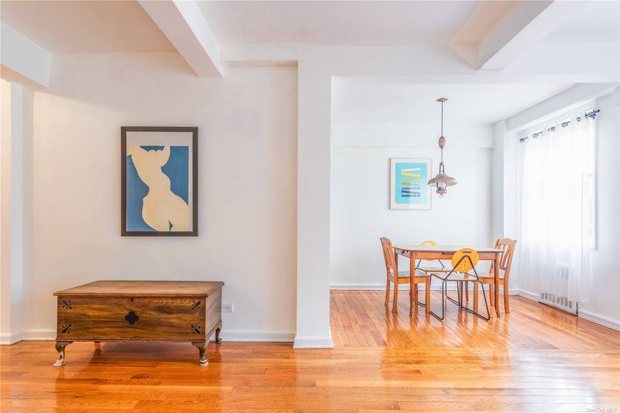 31-85 Crescent ST #L2, Astoria, NY 11106