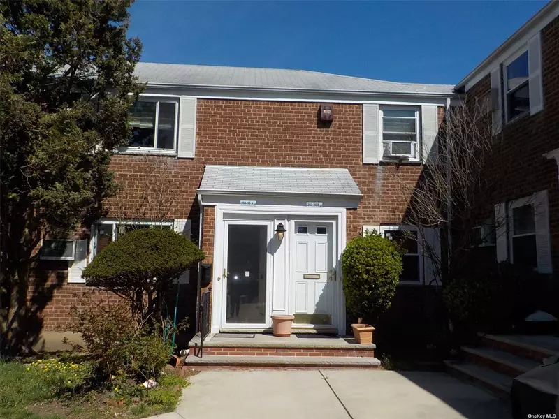 263-30 73rd AVE #E-2, Glen Oaks, NY 11004