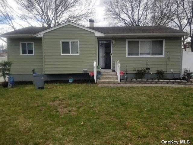 28 S 32nd ST, Wyandanch, NY 11798