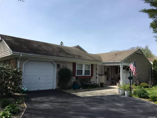 Coram, NY 11727,28 Freedom LN #28