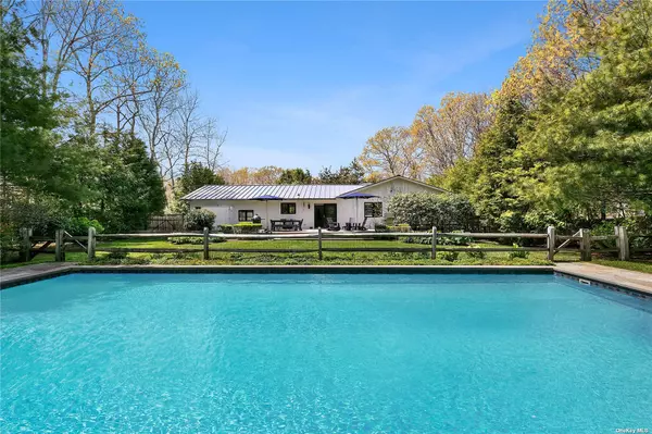 East Hampton, NY 11937,153 Pembroke DR