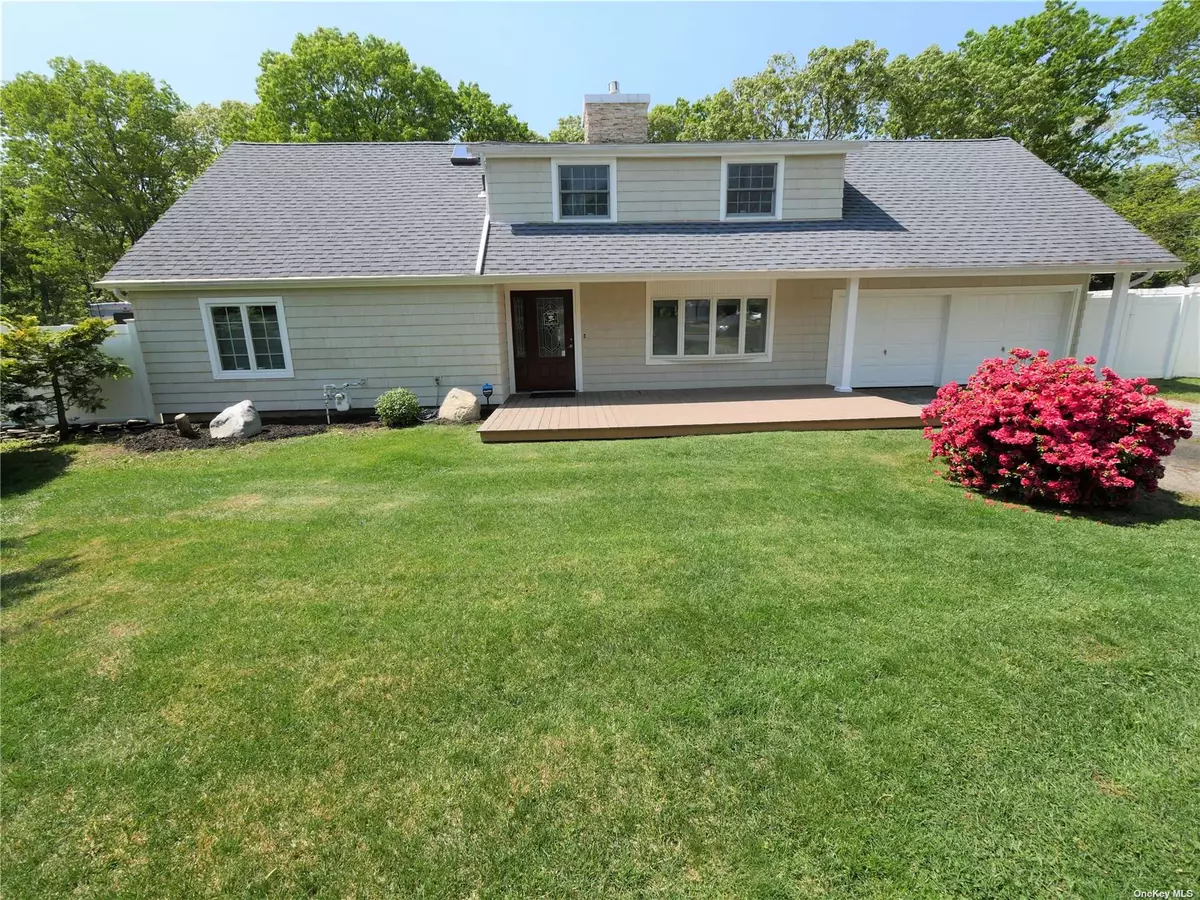 Farmingville, NY 11738,15 Grendon LN