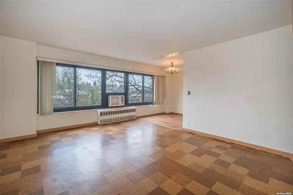 Astoria, NY 11106,33-55 14Tth Street #5A