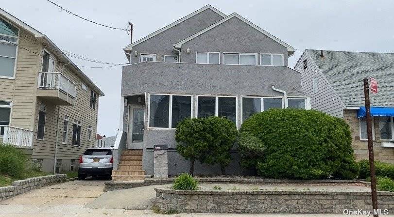 140 Beach 135th ST, Belle Harbor, NY 11694