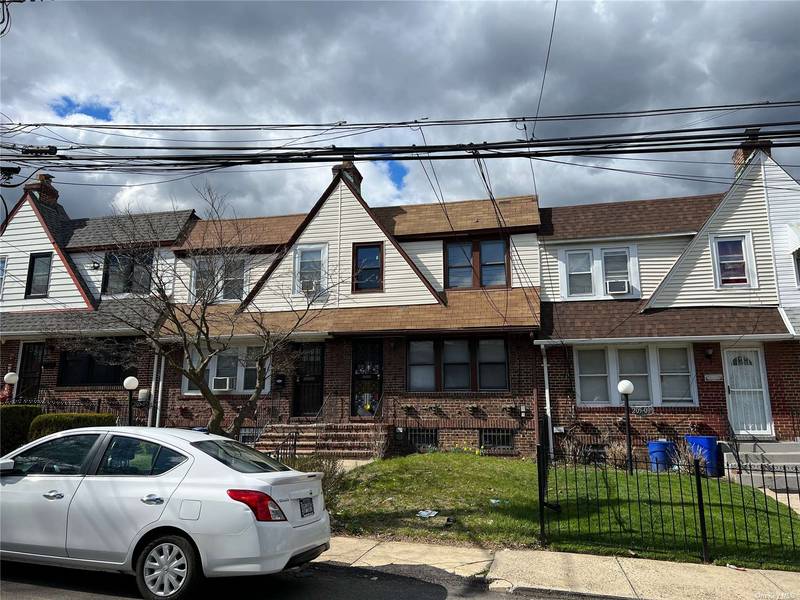 205-07 118th AVE, Saint Albans, NY 11412