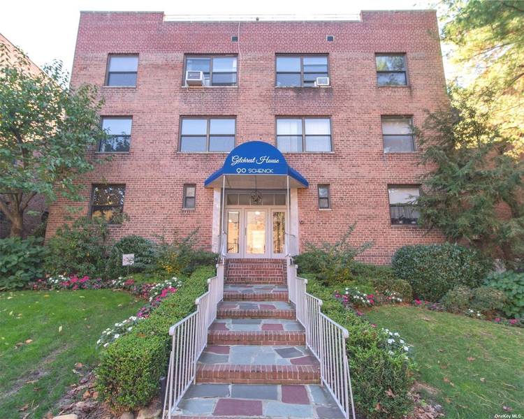 90 Schenck AVE #3L, Great Neck, NY 11021