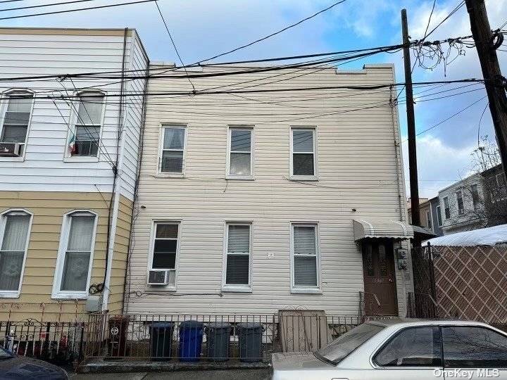 60-75 54 PL, Maspeth, NY 11378