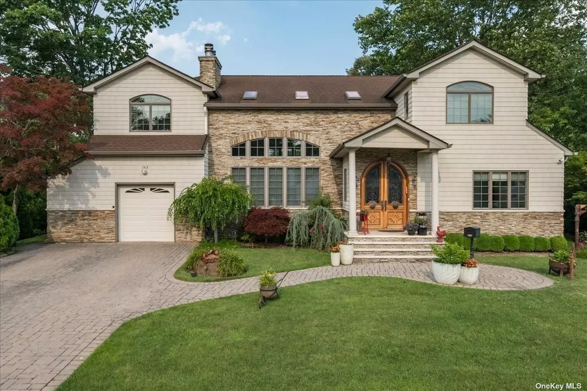 East Hills, NY 11577,163 Westwood CIR