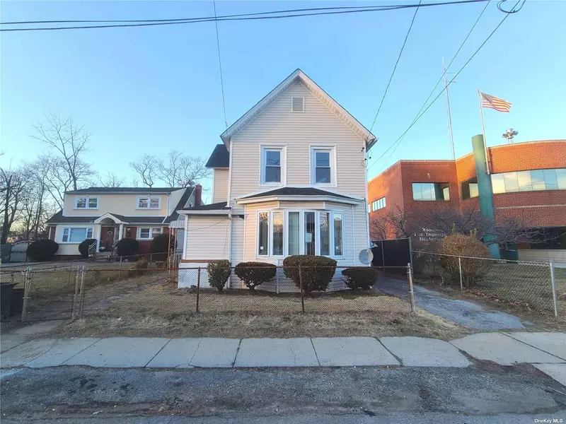 76 W Centennial AVE, Roosevelt, NY 11575